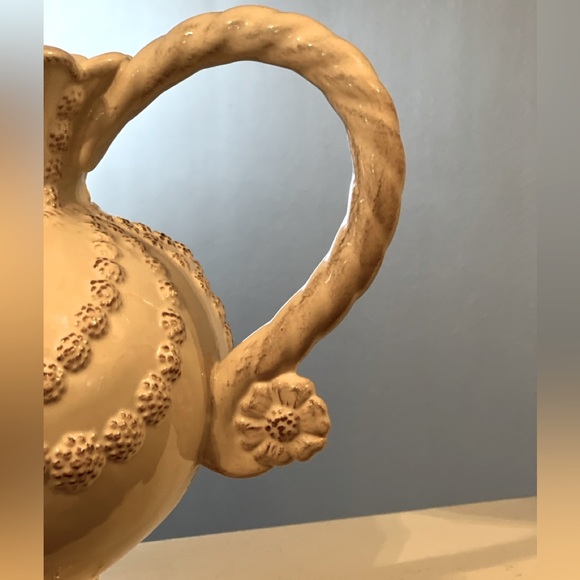 RARE Juliska Jardins du Monde Whitewash Garland Pitcher - Picture 4 of 8